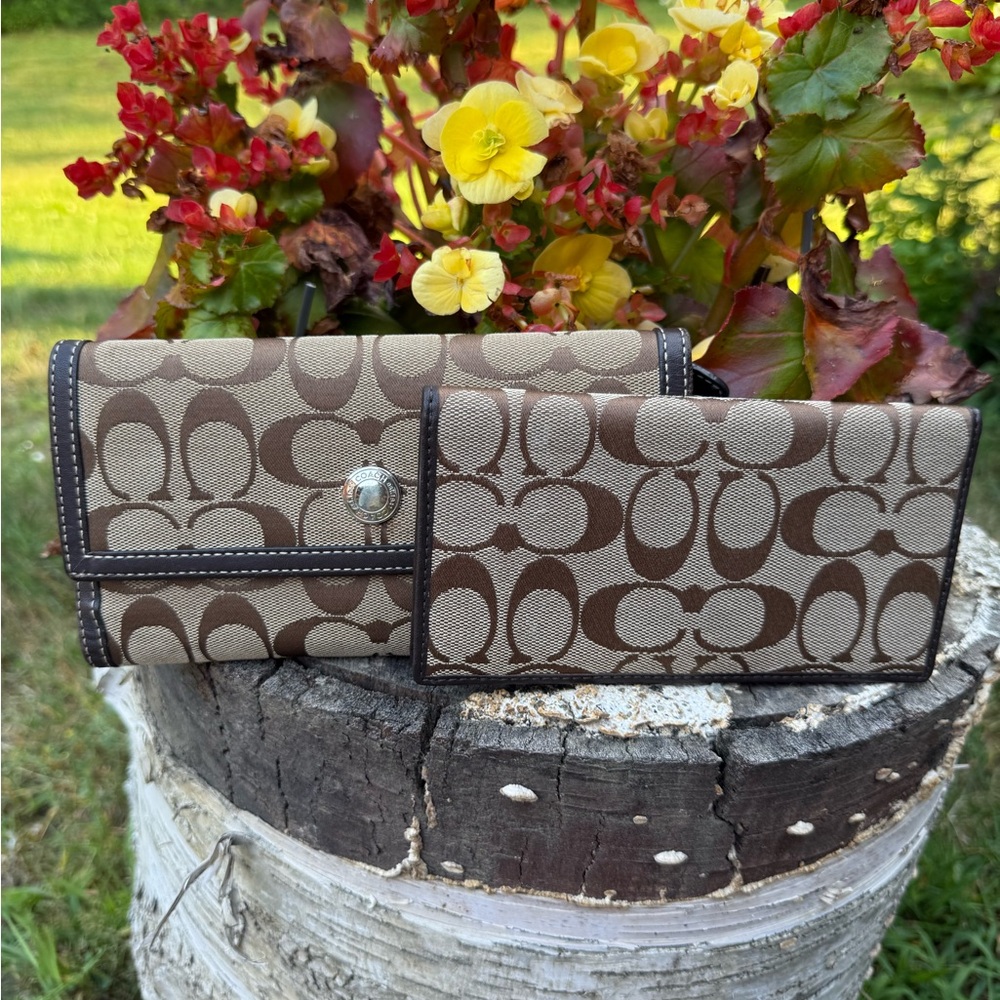 Coach Sig C Long checkbook wallet